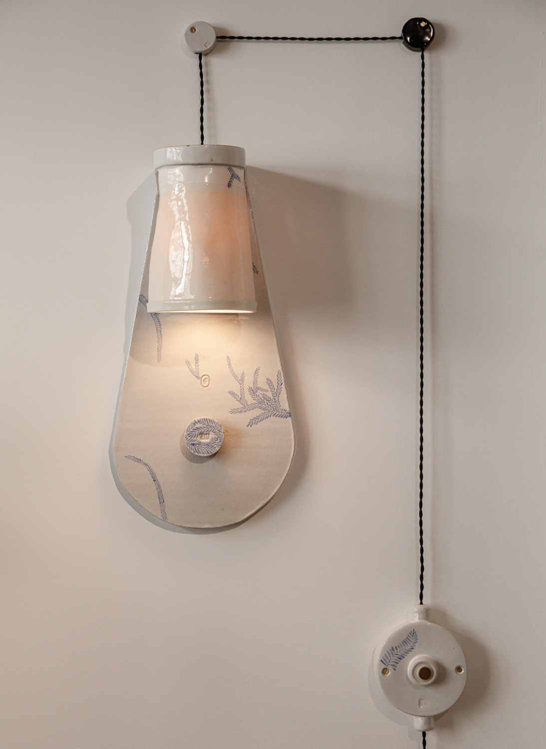 BDDW KNOB AND TUBE WALL LIGHT